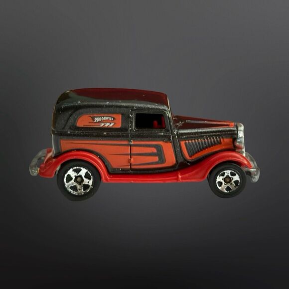 2009 Hot Wheels Treasure Hunt Red Black 34 Ford Delivery Truck Diecast Car 1:64 - Picture 3 of 8
